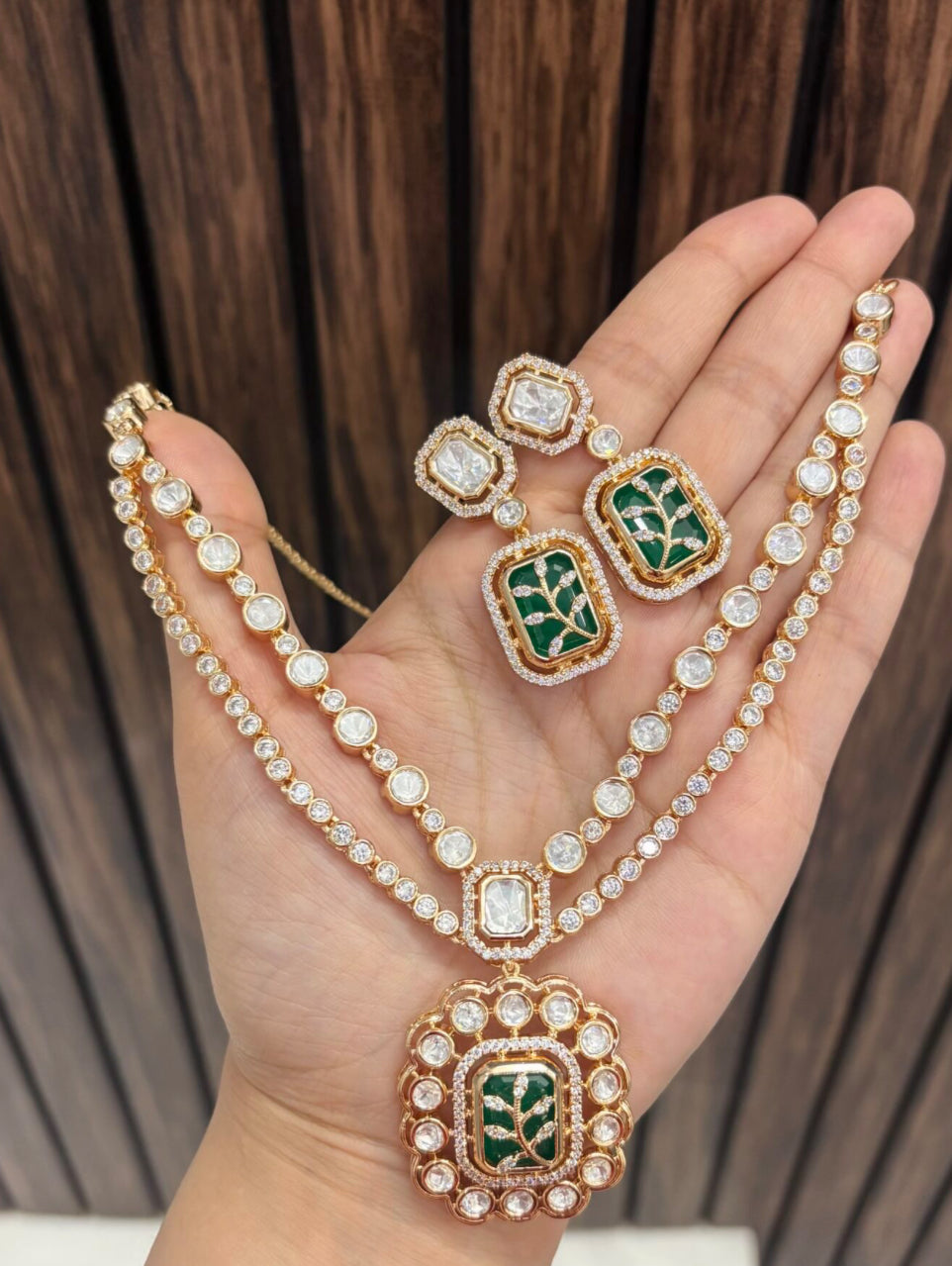 Tanuja Necklace Green